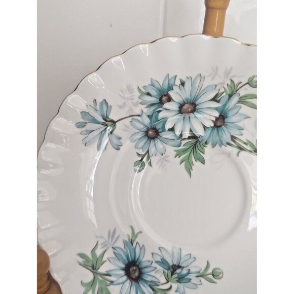 Royal Albert Montrose shape Cup and Saucer set Marguerite Pattern 1980's - Picture 10 of 16